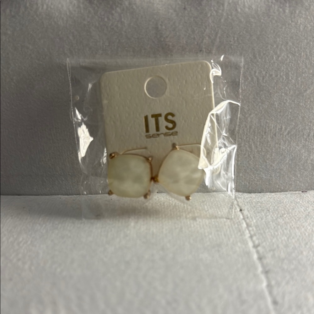 !it jeans Gold and Cream Stud Earrings